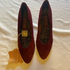 Girls Dress shoes size 6. NWT